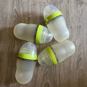 💟SOLD💟4 Comotomo Bottles
